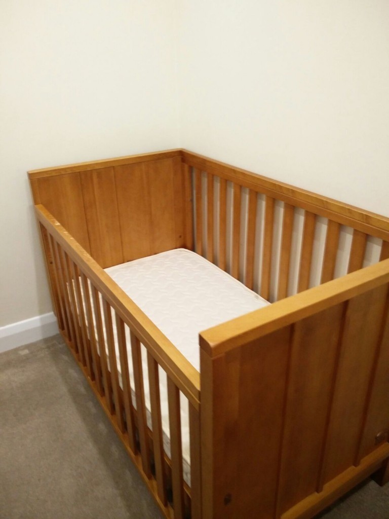 boori king parrot cot bed